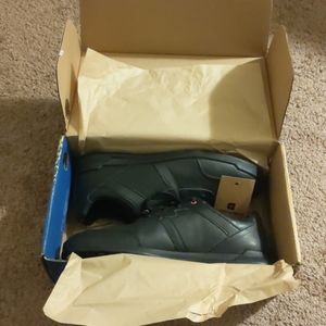 non-slip black shoes